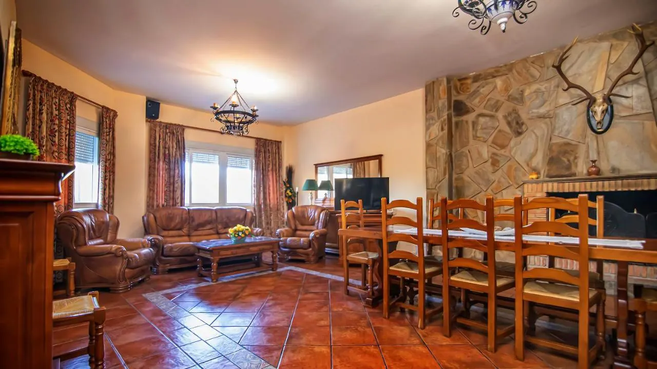 Villa Fuji piscina privada naturaleza y relax alquiler de todo el alojamiento Jaén 0*,
